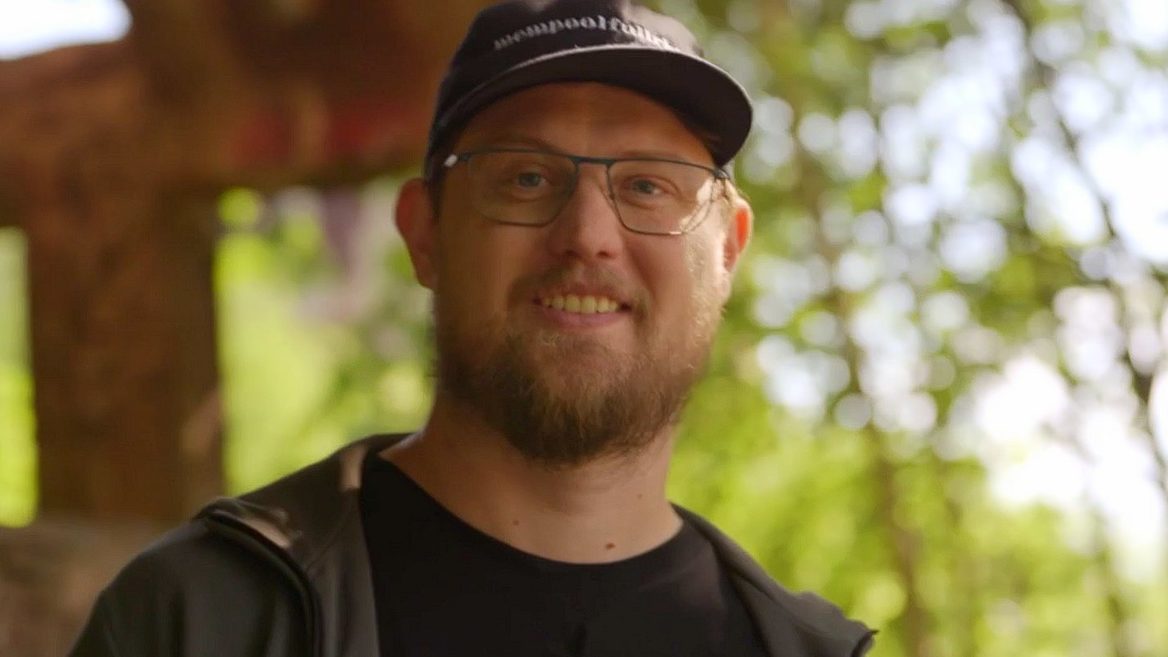 Чоловік якого назвали творцем Bitcoin Сатоші Накамото у фільмі HBO підтримує Україну і відвідував Київ. Він заперечує що є Сатоші