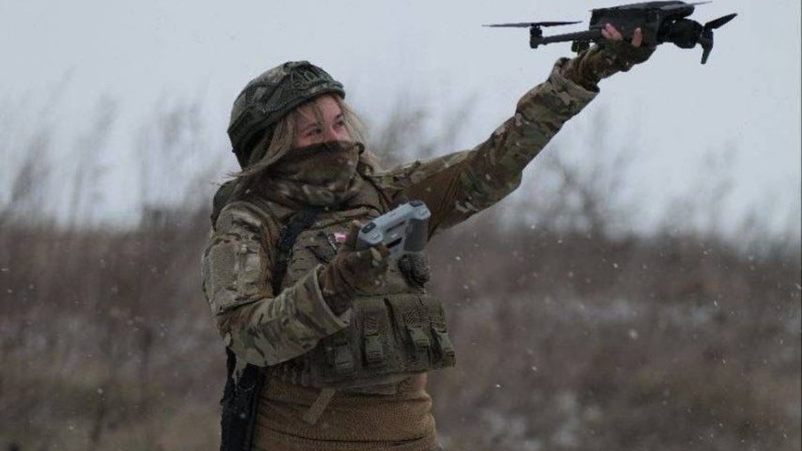 Сили безпілотних систем оголосили набір у жіночий підрозділ «Гарпії» у якому дронами керуватимуть винятково жінки