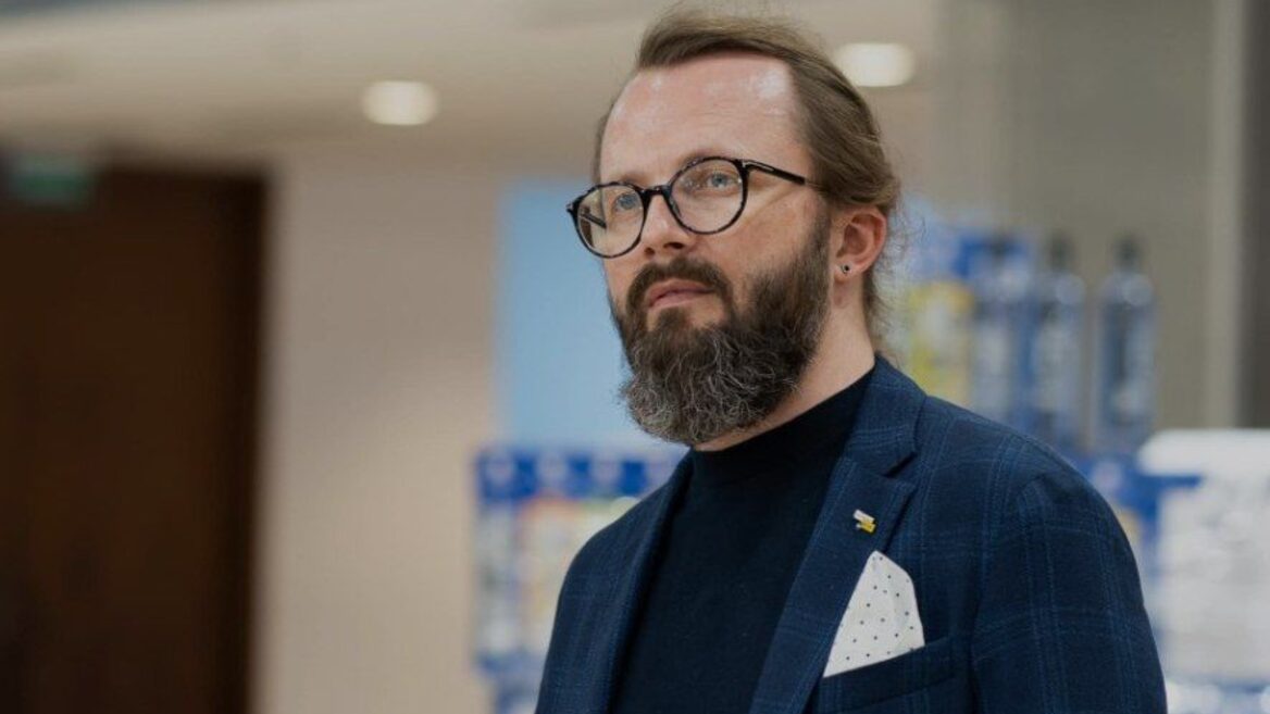 «Ми ризикуємо залишитися з табличкою «експорт дозволено», але без людей, без R&D і без власної ролі у європейському оборонному ланцюжку». Експерт розповів, що не так з нинішньою версією експорту озброєння, яку запускає Україна