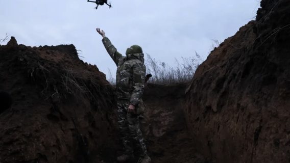 Українці зможуть пройти курс Victory Drones із підготовки керування різними БПЛА, після якого можна рекрутуватись до ЗСУ. Ось, як можна долучитись