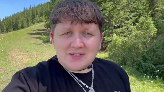 Блогер Лебига, ранее собравший для ВСУ 8 млн грн, уехал выживать в «глухой» лес для сбора на разминирование. Сколько задонатили украинцы