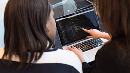 IT Project Manager провел гендерный анализ айтишников среди 5000 своих контактов. Вот что у него получилось
