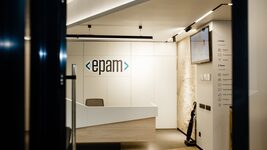 Since January, EPAM has been offering employees $1,000 to relocate to safer regions or abroad. How many company employees have applied for help?