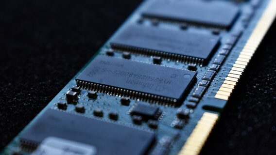 Через дефіцит пам'яті готові PC починають продавати без RAM