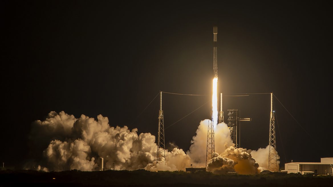 Ракета SpaceX Falcon 9 побила рекорд із повторних запусків і вже 27 раз повернулася на Землю