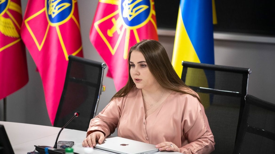 «Це точно не ручне управління». Черногоренко розповіла як планує відходити від практики «писати в особисті» під час технічних проблем «Резерв+»