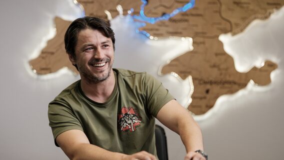 «Донор заходить у збір і хоче задонатити 10 млн грн. У результаті — до нас доходить тільки 9 мільйонів». Притула розповів, що треба фіксити в роботі Diia City з волонтерами