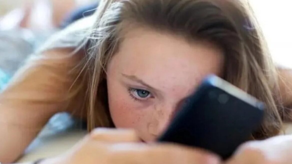 Як тютюн чи канцерогени. У штаті Нью-Йорк соцмережі видаватимуть молодим користувачам сповіщення щодо своєї шкоди для психіки