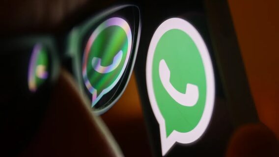 WhatsApp can now translate messages on iOS and Android. Both have Russian, but Ukrainian is only available on iPhone