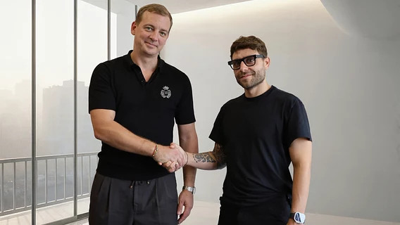 Volodymyr Nosov's W Group invested $400 million in AI data licensing platform SignSplit. The startup was valued at $1 billion