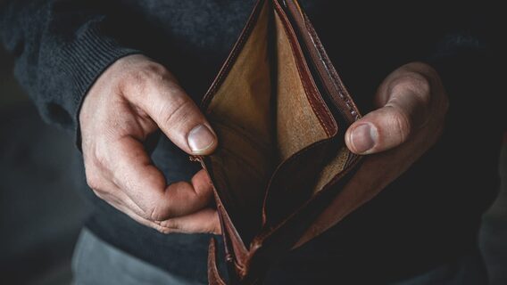 "A couple more weeks and I'll starve to death. I'm ready to work for $1,000, but work." Senior Software Engineer shared his crisis situation in finding a job. What IT professionals advise him