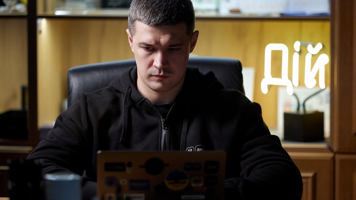«Можу несподівано спитати: „Коли ти&nbsp;збираєшся померти?“» Михайло Федоров розповів як&nbsp;добирає фахівців у&nbsp;свою команду і які запитання ставить на співбесідах