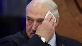 «Якщо він не зніме — ми знімемо». Зеленський дав Лукашенку тиждень, щоби прибрати з території Білорусі ретранслятори для російських дронів