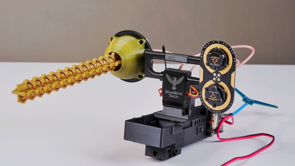BlueBird Tech створила ретранслятор «Віщун-П» який захищає сигнал FPV-дронів