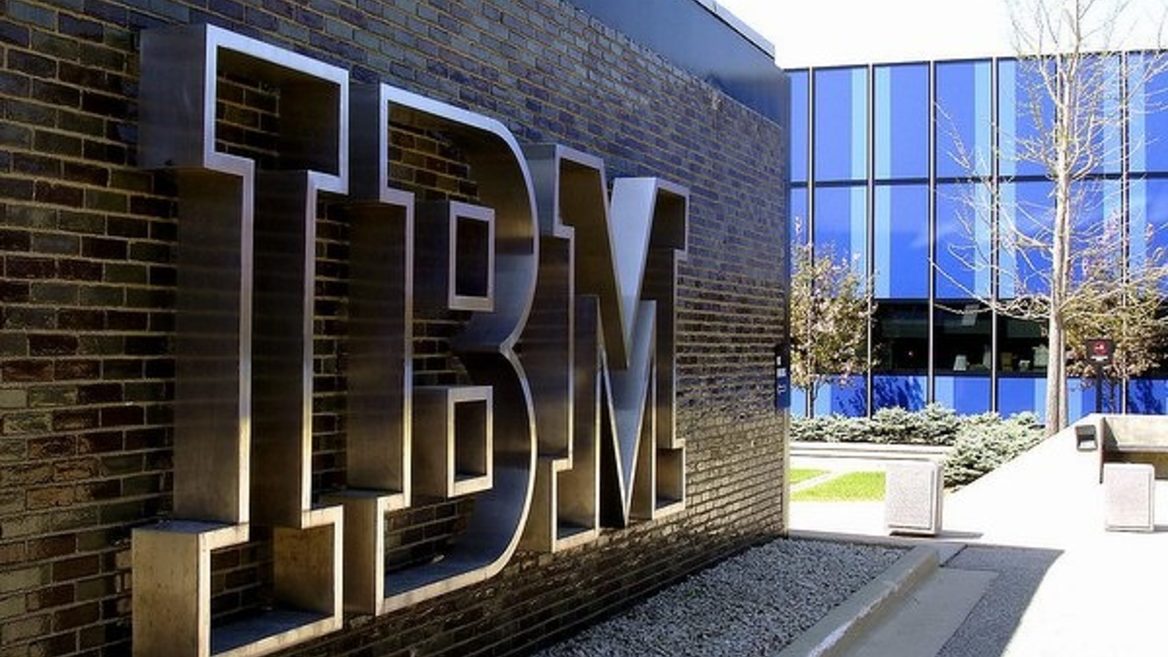 Самые популярные курсы IBM теперь доступны на украинском при содействии Минцифры
