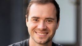 Андрей Карпати — автор «вайбкодингу», співзасновник OpenAI й колишній директор AI Tesla — перейшов до Anthropic