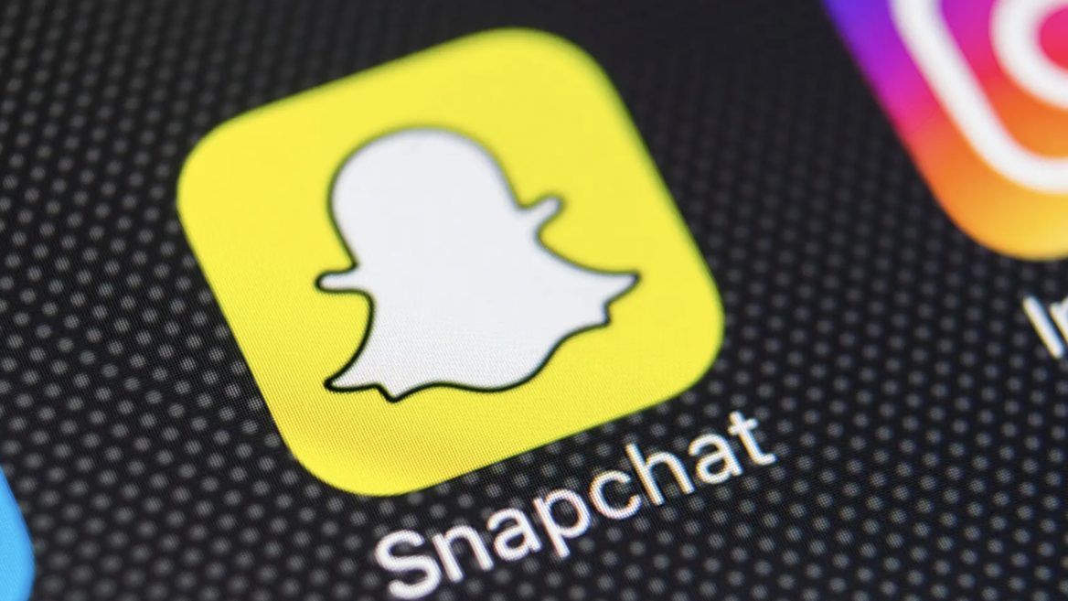 Украинский айтишник рассказал, как смог убедить CEO Snapchat выключить геолокацию приложения. Это помешало России отслеживать перемещение военной техники по Украине