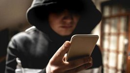 Шахраї змусили чоловіка зняти з карти всі гроші та перевести злодіям. Ось як це було