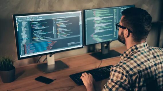 У 2025 році Ajax Systems найняла майже 700 спеціалістів, у Sigma Software, навпаки — мінус 132 людини. Як змінився штат найбільших ІТ-компаній України