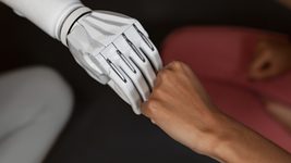 Machine Uprising on Minimals: Woman Divorces Husband Because She “Fell in Love” with ChatGPT