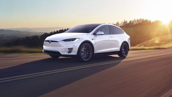 Редактор CNBC продав свою Tesla Model X на запчастини, потім виявив, що вона в Україні, а новий власник навіть користується його акаунтом Spotify