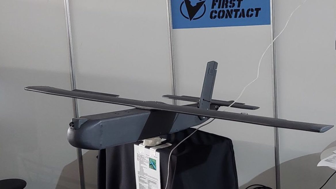 Розробники з Чернігова створили тактичний ударний дрон що літає на 40 км