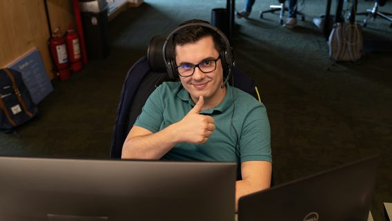 Айтівець провів експеримент на Djinni: поступово знижував зарплатні очікування, не змінюючи опису й підіймаючи профіль. Які закономірності він виявив? 