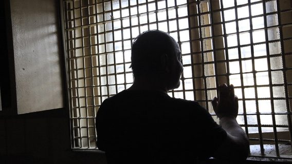 Трех силовиков подозревают в похищении и пытках айтишника-иностранца из-за $200 000. Им грозит до 12 лет тюрьмы