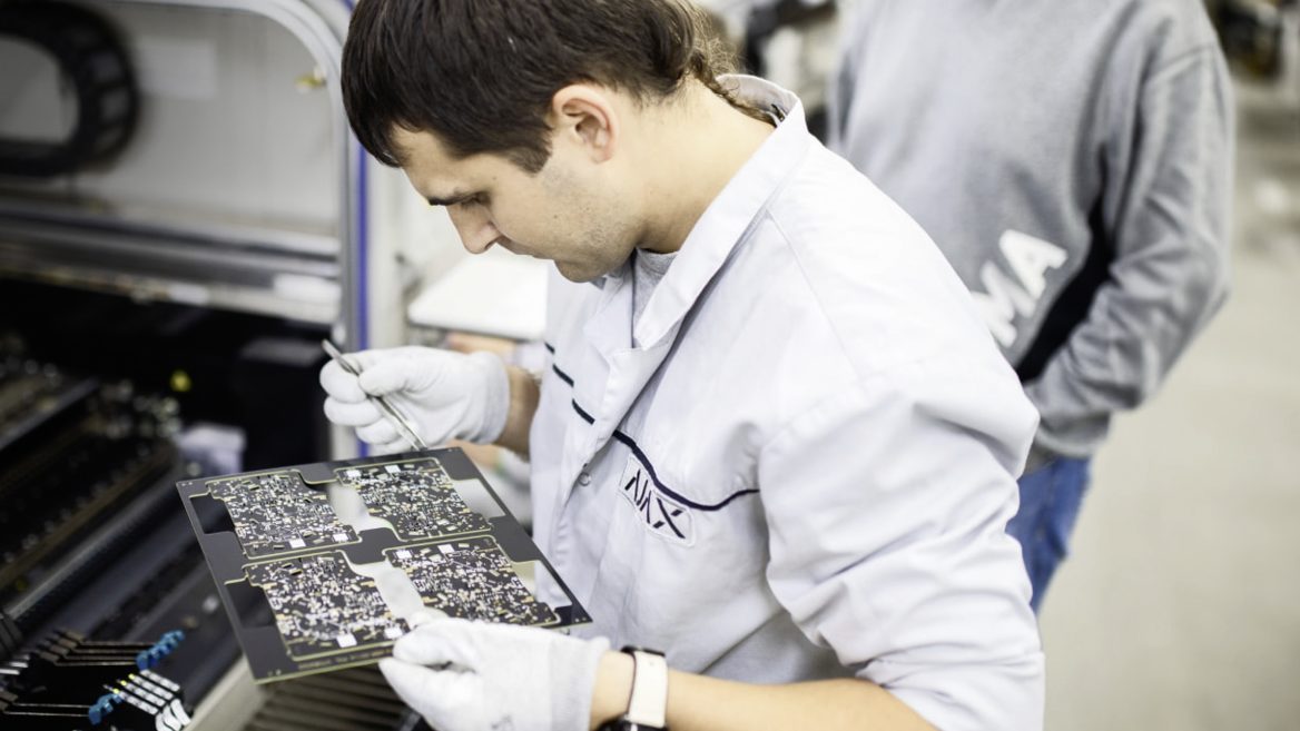 Ajax Systems запускает предсерийное производство в Киеве. Предлагающие вакансии