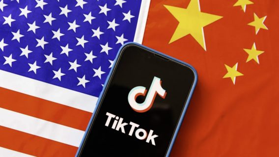 США почти запретили у себя TikTok, КНР в ответ заставила Apple удалить мессенджеры в китайском Apple Store. Почему такая технологическая «Холодная война» похожа на отдаленный пролог к ​​реальным боевым действиям