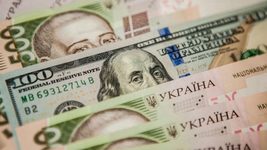 Официальный курс доллара впервые пробил психологическую отметку в 40 грн