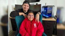 A marketer started making mods for his kids' favorite games and now earns $25 000 a month. It all started with quitting his job for his sick daughter.