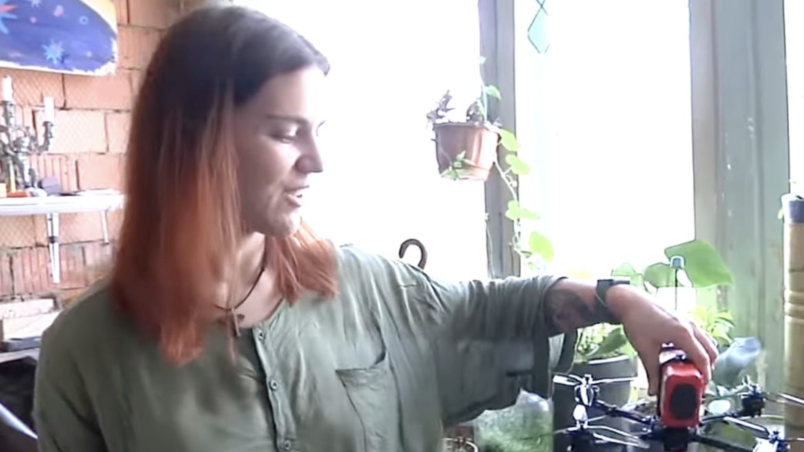 Волонтерка в Чернівцях зібрала і передала захисникам за пів року більше ніж півсотні FPV дронів-камікадзе 