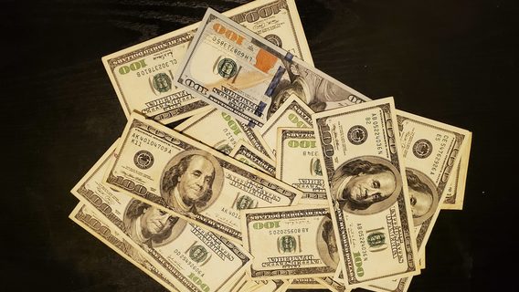 Українська media-tech компанія пропонує бонус у $3200  за успішну рекомендацію кандидатів. Кого шукають і як виплачуватиметься винагорода