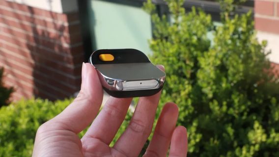 Розробник революційного гаджета AI Pin — стартап Humane —  шукає покупця для свого бізнесу