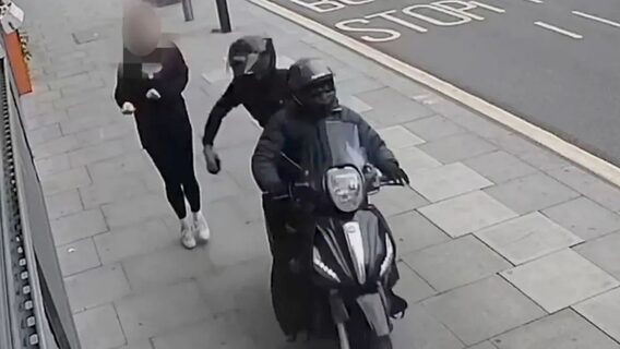 One iPhone led police to a gang that shipped 40,000 stolen phones from Britain to China