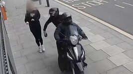 One iPhone led police to a gang that shipped 40,000 stolen phones from Britain to China