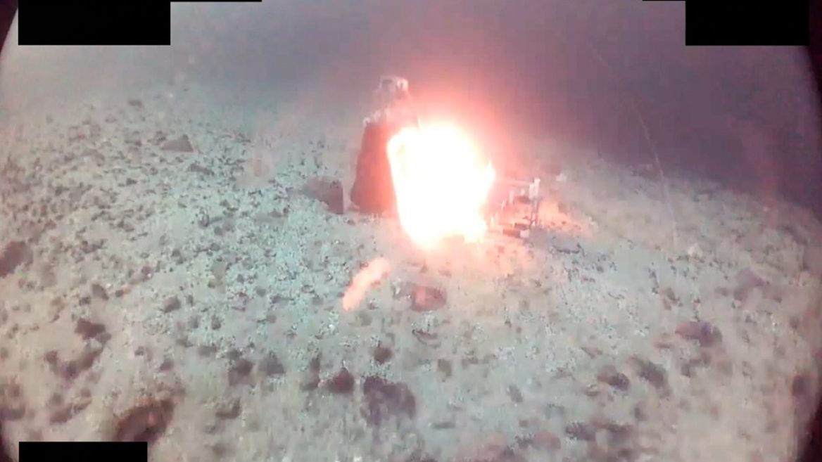 A robot that can save underwater cables from sabotage has been tested in the UK (VIDEO)