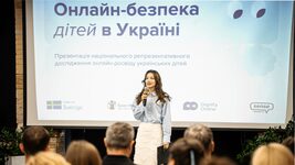 В Україні кожен четвертий малюк отримує перший гаджет у три роки — дослідження