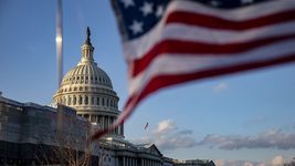 Сенатор США требует расследования в отношении Маска и блокирования доступа Starlink для Украины