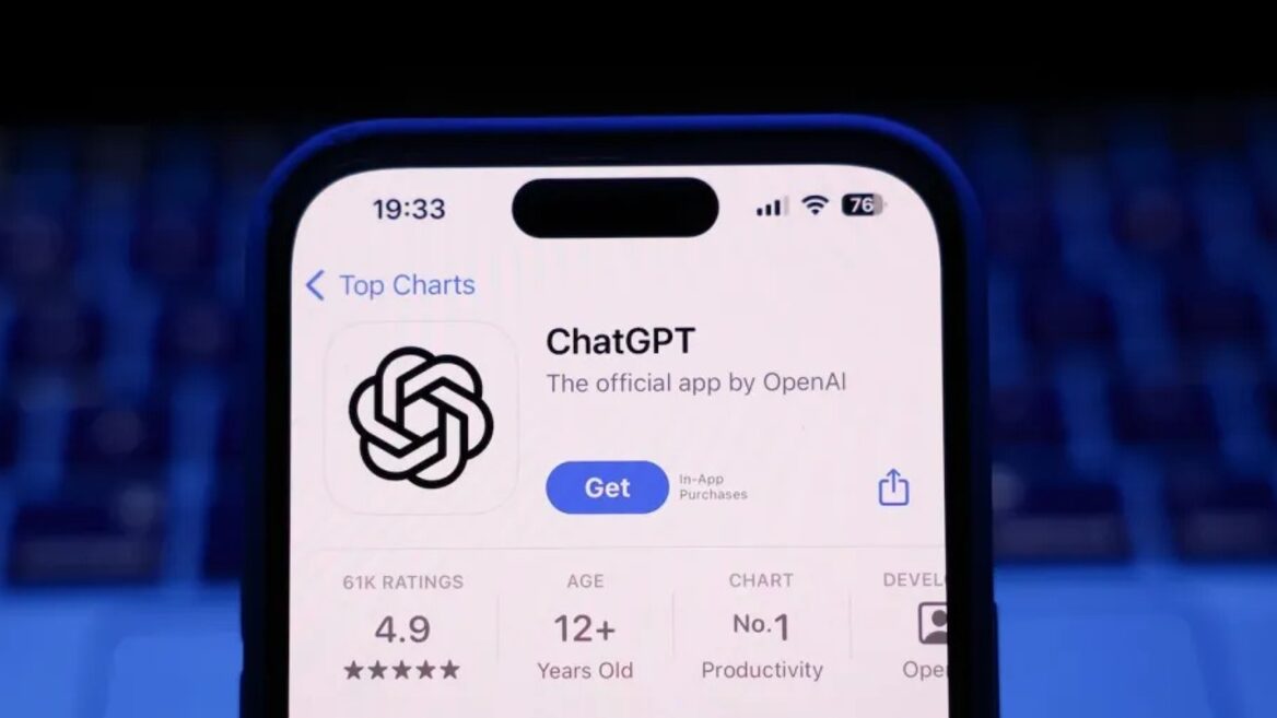 Частка ChatGPT на ринку вперше опустилася нижче 50% 
