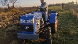 Айтишник из Львова создал универсальный электротрактор. Вот что о нем известно