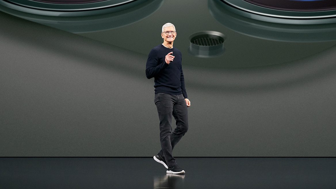 Глава Apple Тім Кук розповів про технології, які змінять майбутнє людства і розкритикував метавсесвіт Цукерберга