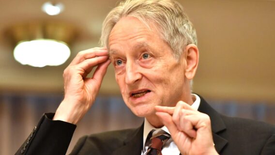 «Хрещений батько ШІ» вважає, що технологія не зможе приносити прибуток без відбирання праці в людей і сприятиме новим війнам