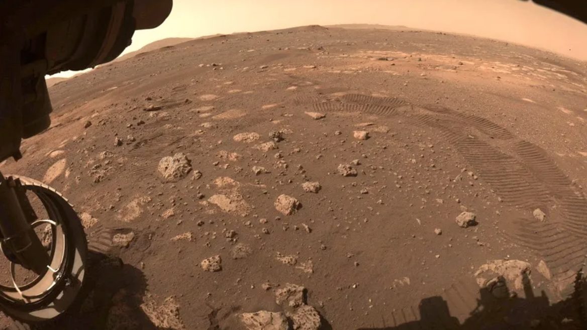Ровер NASA знайшов на Марсі камінь який може мати ознаки древнього життя. Але вчені на Землі отримають зразок не раніше 2040 року