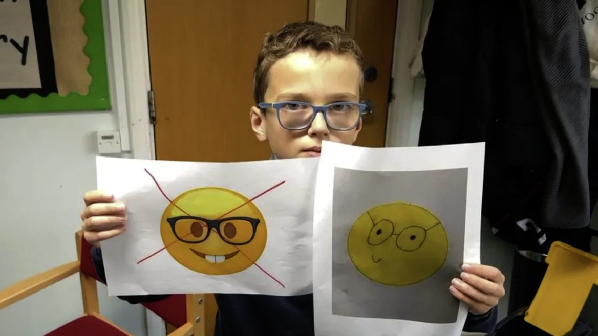 Десятирічний британець створив петицію на адресу Apple щодо емодзі. Що вимагає юнак