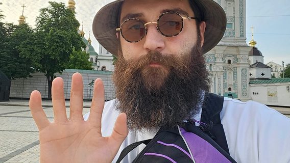 «Розробник «Резерв+» уже рік як виїхав на Балі». CEO компанії Strimco пояснив, що правда, а що ні в інформації про його закордонний відпочинок і які він мав підстави для виїзду