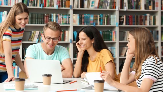 Hillel IT School надає 30 грантів на безплатне навчання на IT-курсах. Що потрібно для участі
