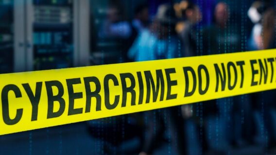 Шахраї перевипустили SIM-карту українки в Польщі та набрали кредитів на 56 000 грн. Як діяла поліція 
