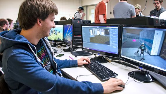 Українські розробники ігор найчастіше працюють на позиції Software Engineering і задоволені своєю зарплатою — дослідження